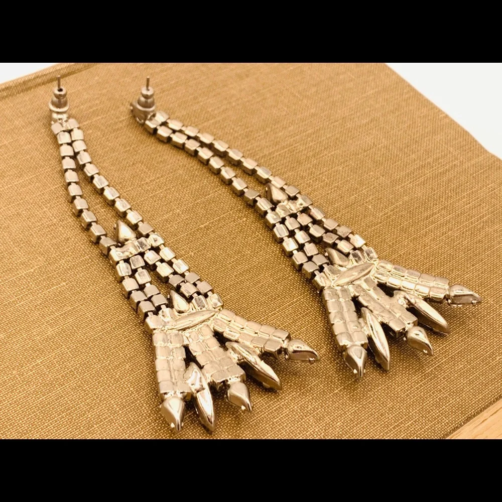 Rare dragon claw vintage long earrings magical?